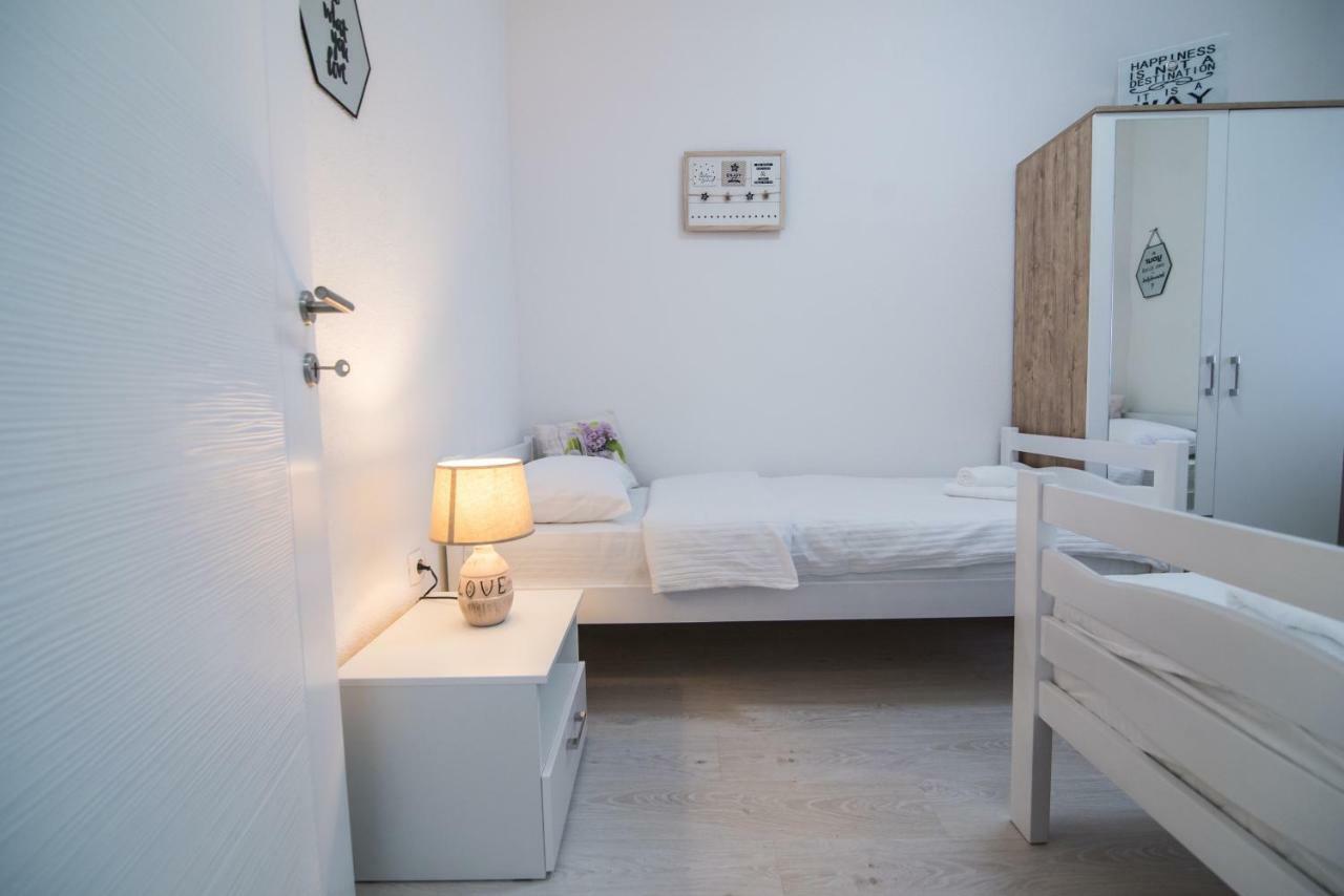 Love Apartments Мостар Стая снимка